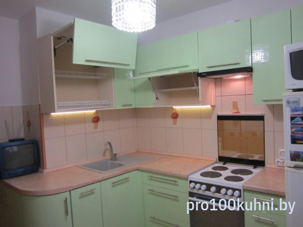 Кухня. Цвет: 0690 Фисташка. Вид: Угловая. Фасад: Пластик.