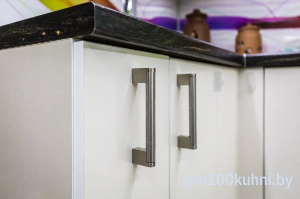 Кухня. Цвет: 0001 Белый. Вид: Угловая. Фасад: Пластик.