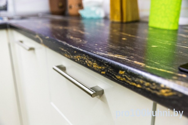 Кухня. Цвет: 0001 Белый. Вид: Угловая. Фасад: Пластик.