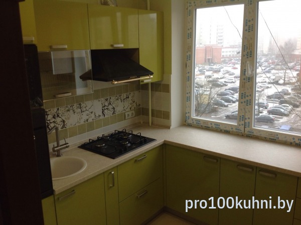 Кухня. Цвет: 0661 Жёлтый галлион. Вид: Угловая. Фасад: Пластик.