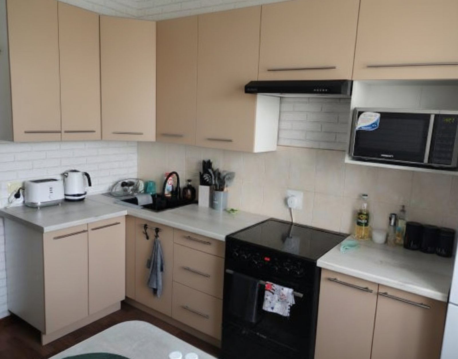 Угловая кухня Лаконика 3,9 метра (капучино)