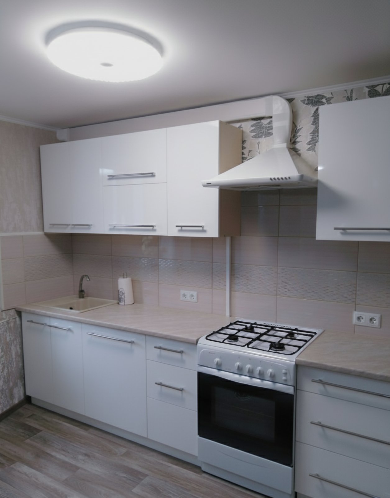 Прямая кухня Макси 2,7 метра (белая)