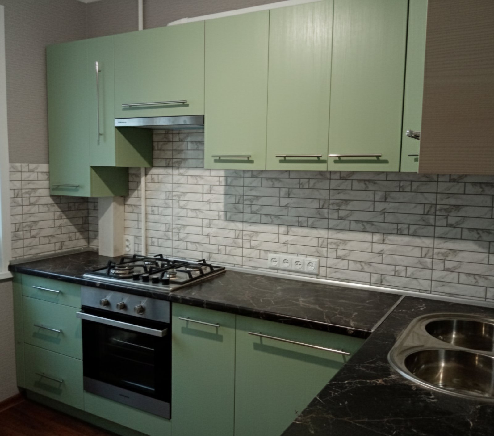 Угловая кухня Болонья 4,1 метра (зеленый самшит)