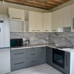 Угловая кухня Искра 3,9 метра (крем матовый/серый шторм матовый)