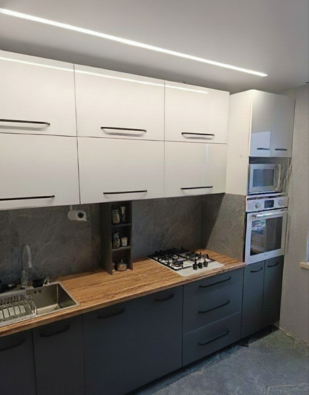 Прямая кухня Ренессанс 2,7 метра (белый глянец/серый шторм матовый)