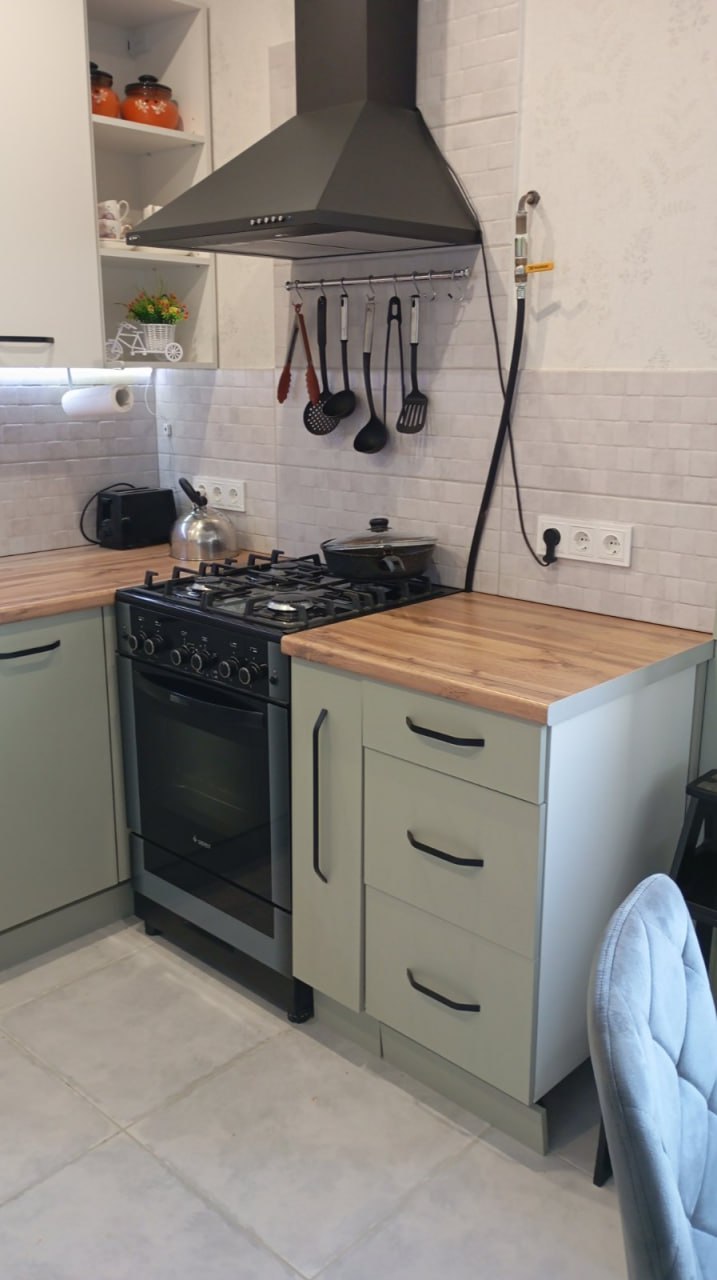 Угловая кухня Шик 4,3 метра (белый/зеленый шалфеевый)