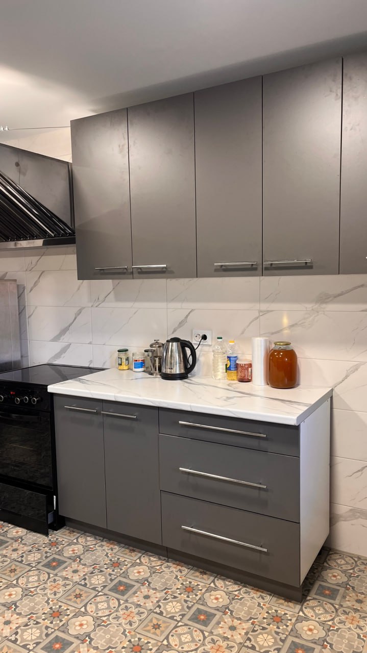 Угловая кухня Лофт-шик 6,4 метров (оникс серый)