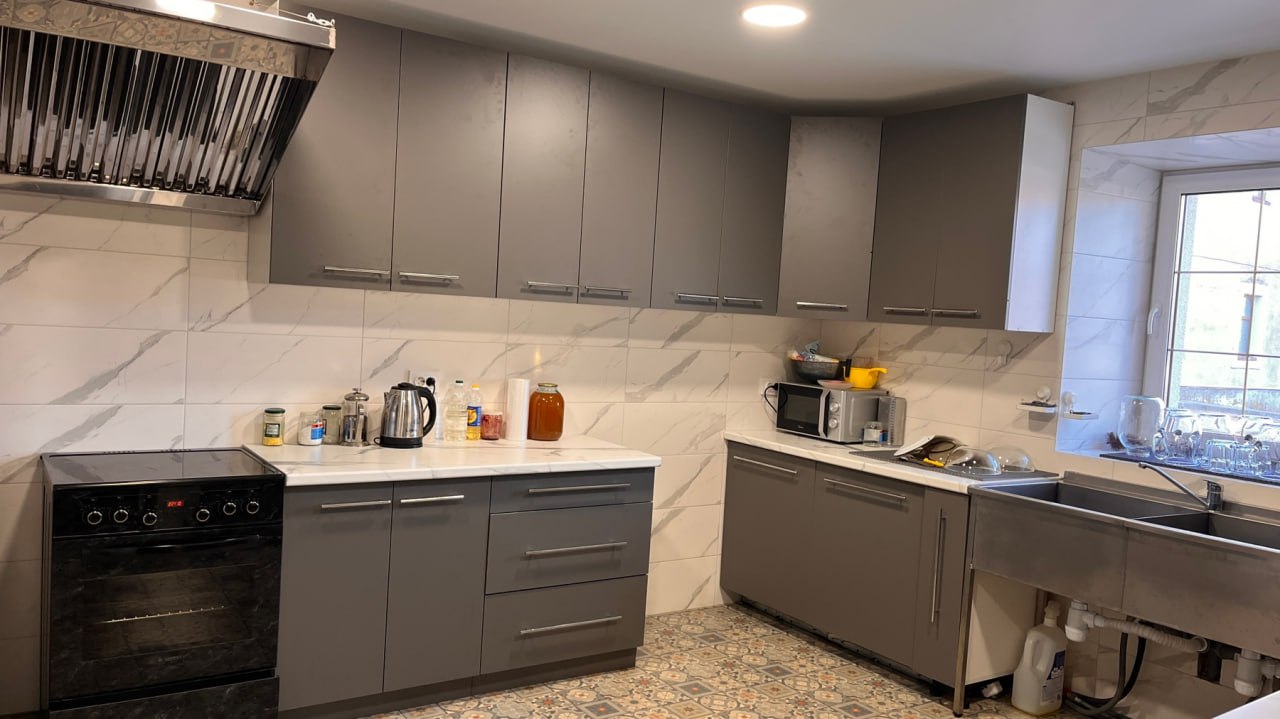 Угловая кухня Лофт-шик 6,4 метров (оникс серый)