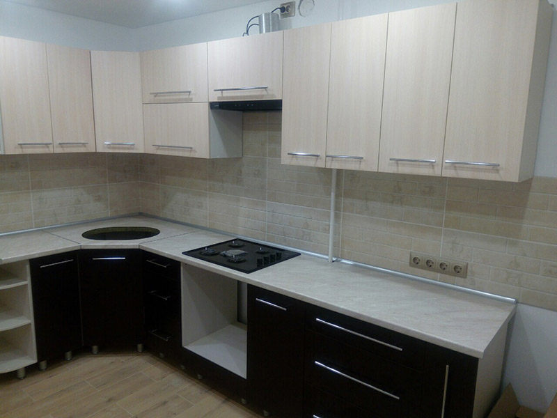 Угловая кухня Современный Комфорт 5 метров (дуб молочный/венге)